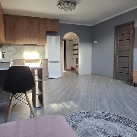 простора сімейна оселя у серці історичного міста поруч з ратушею & бічна з площею ринок кухня-студія та спальня * إلفيف