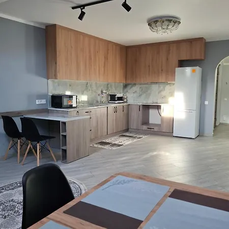 простора сімейна оселя у серці історичного міста поруч з ратушею & бічна з площею ринок кухня-студія та спальня Appartement