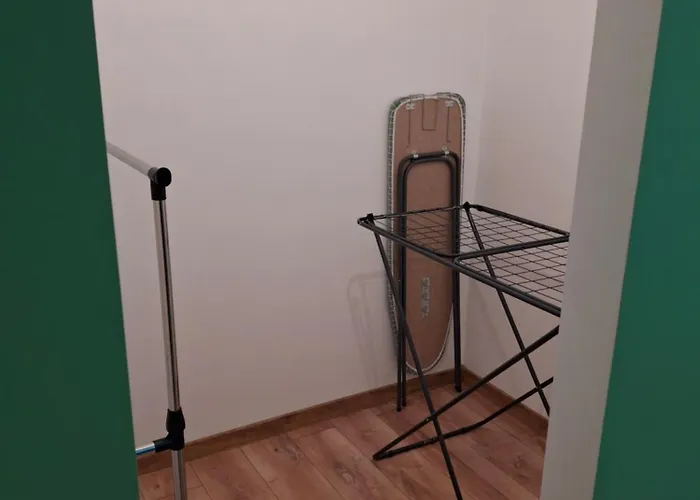 простора сімейна оселя поруч з ратушею & бічна з площею ринок кухня-студія та спальня Apartmán