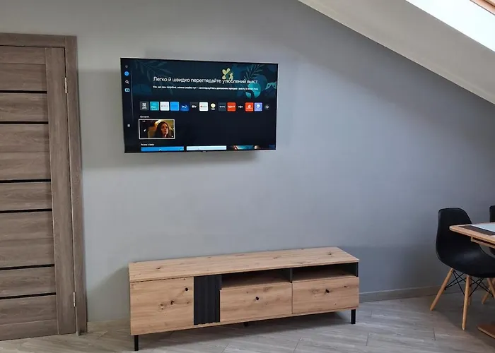 простора сімейна оселя поруч з ратушею & бічна з площею ринок кухня-студія та спальня Apartamento *