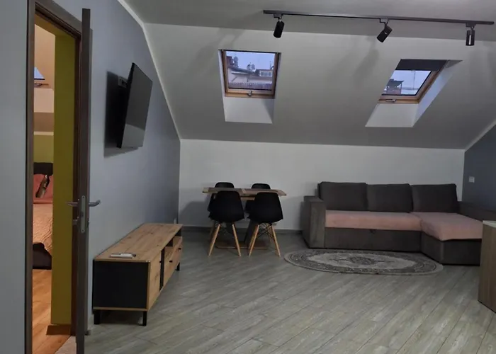 простора сімейна оселя поруч з ратушею & бічна з площею ринок кухня-студія та спальня Apartmán Lvov