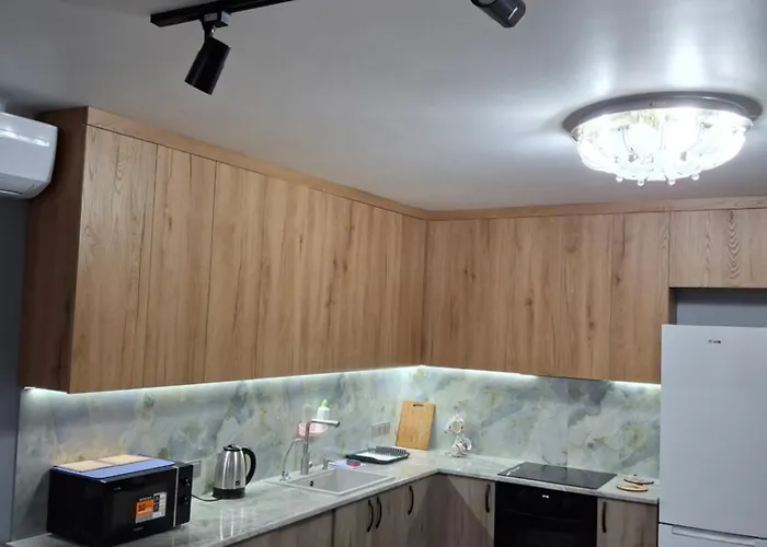 простора сімейна оселя поруч з ратушею & бічна з площею ринок кухня-студія та спальня Apartamento *